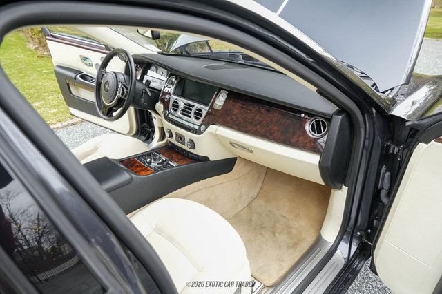 Used 2011 Rolls-Royce Ghost image 56