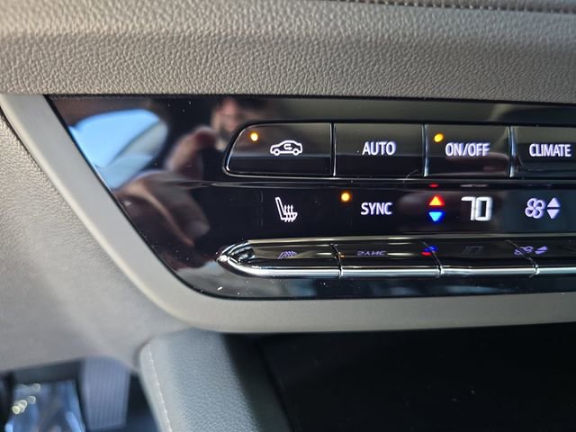 Certified 2021 Buick Envision Essence w/ Technology Package I image 22