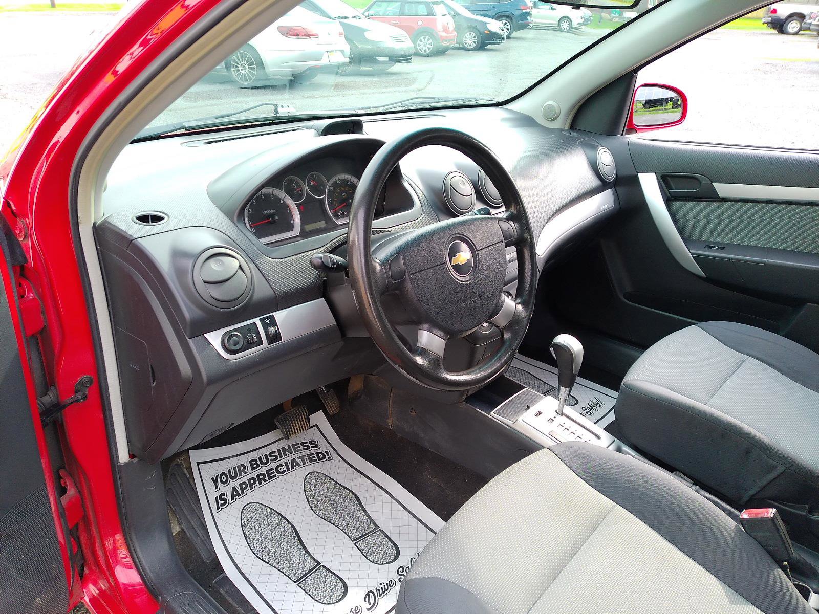 Used 2011 Chevrolet Aveo5 LT w/ Power and Convenience Package FWD image 11