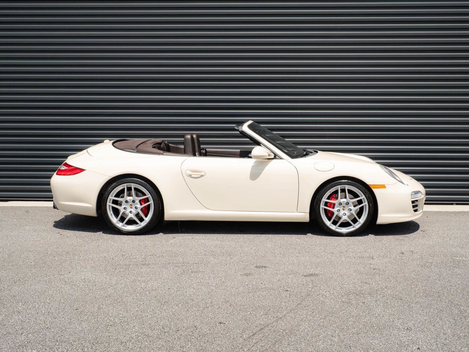 Used 2011 Porsche 911 Carrera S RWD image 22