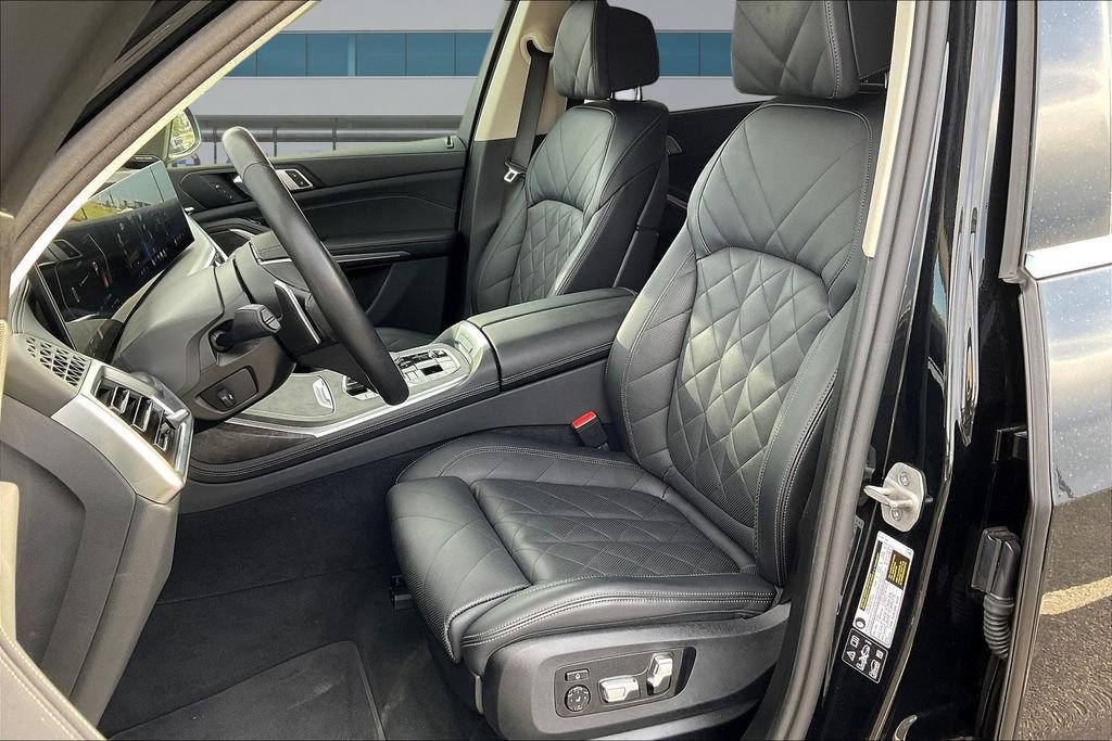 Used 2025 BMW X7 xDrive40i AWD/4WD image 21