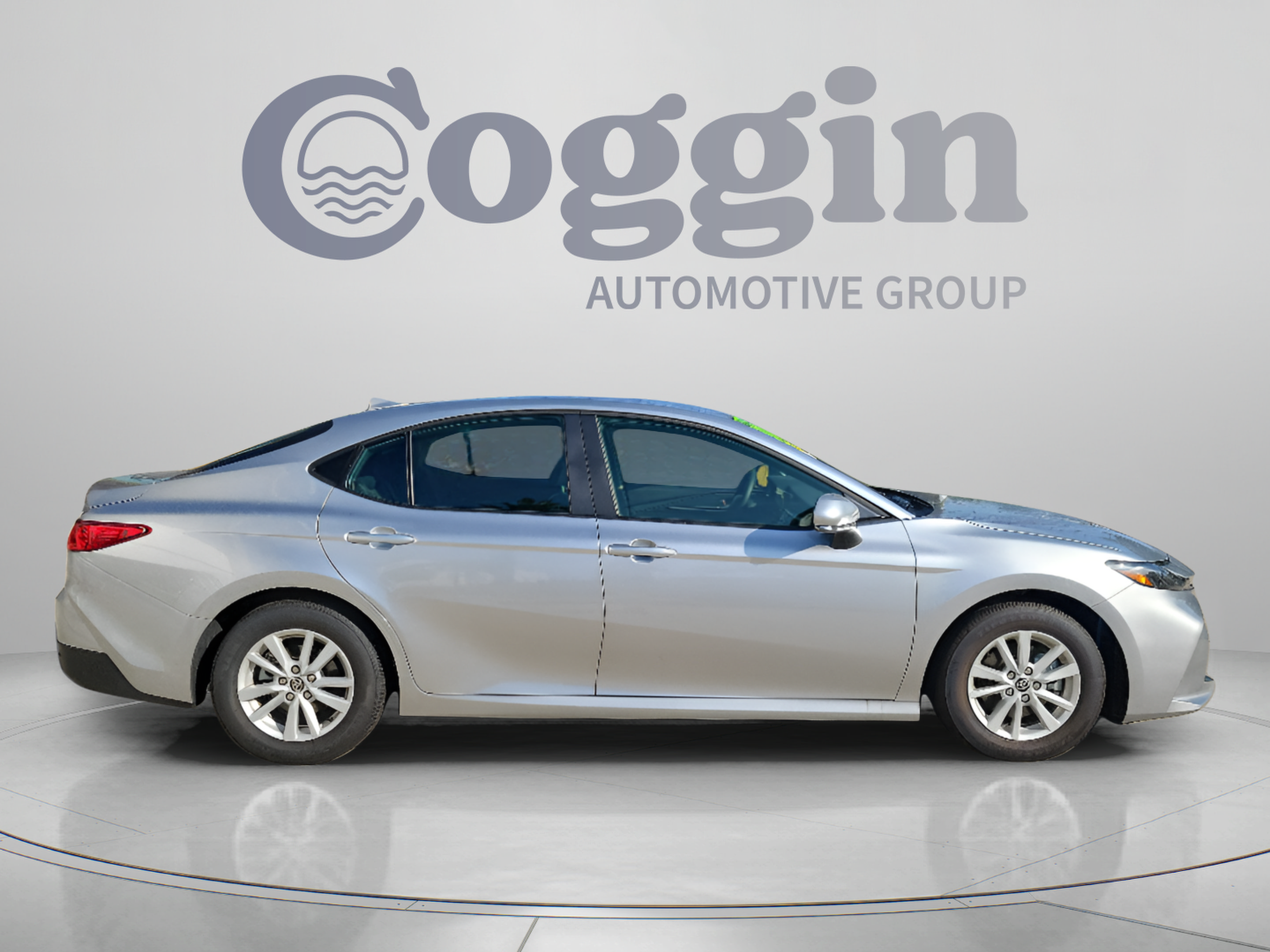 Used 2026 Toyota Camry LE w/ Convenience Package FWD image 4
