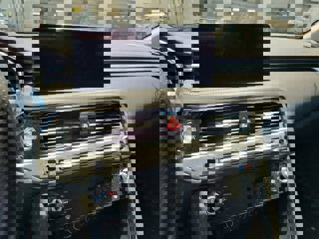 Used 2025 Genesis G70 2.5T image 8