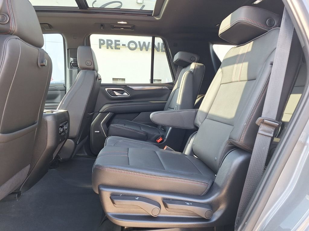 Used 2022 Chevrolet Tahoe RST w/ Sport Performance Package RWD image 10