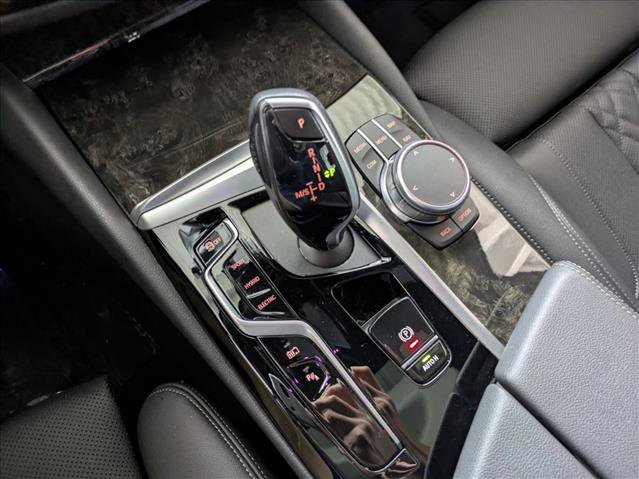 Used 2023 BMW 530e w/ Premium Package image 12