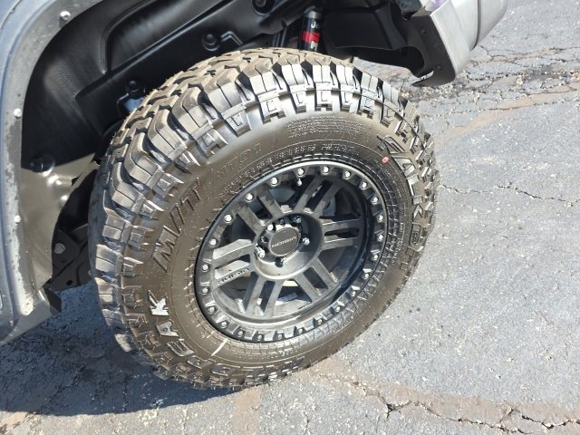 Used 2023 Jeep Wrangler Unlimited w/ Sun & Screen Package image 59