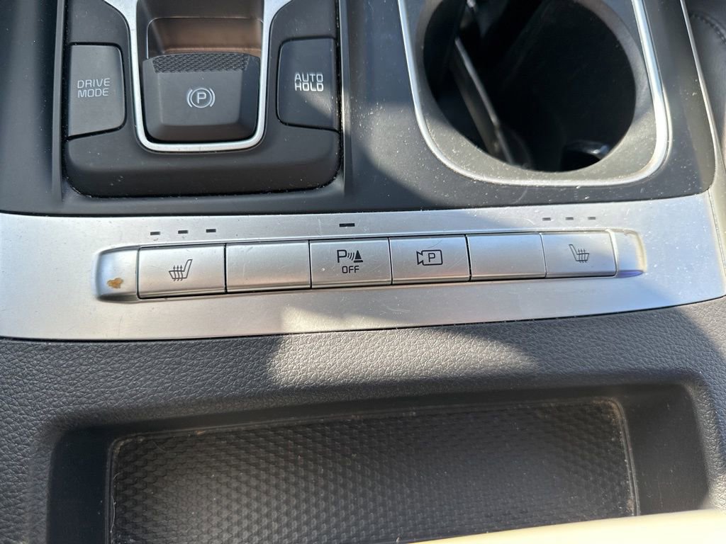 Used 2024 Kia Carnival LX image 5