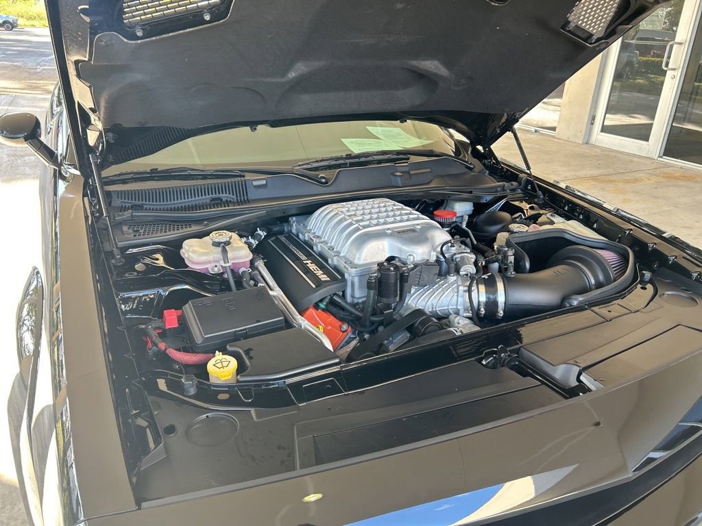 Used 2015 Dodge Challenger SRT Hellcat image 11