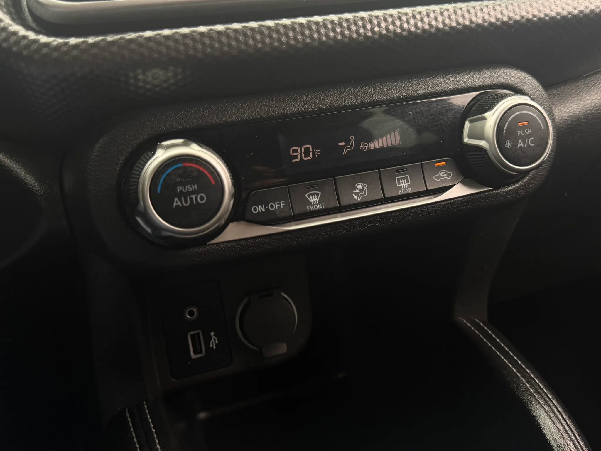 Used 2019 Nissan Kicks SV FWD image 22