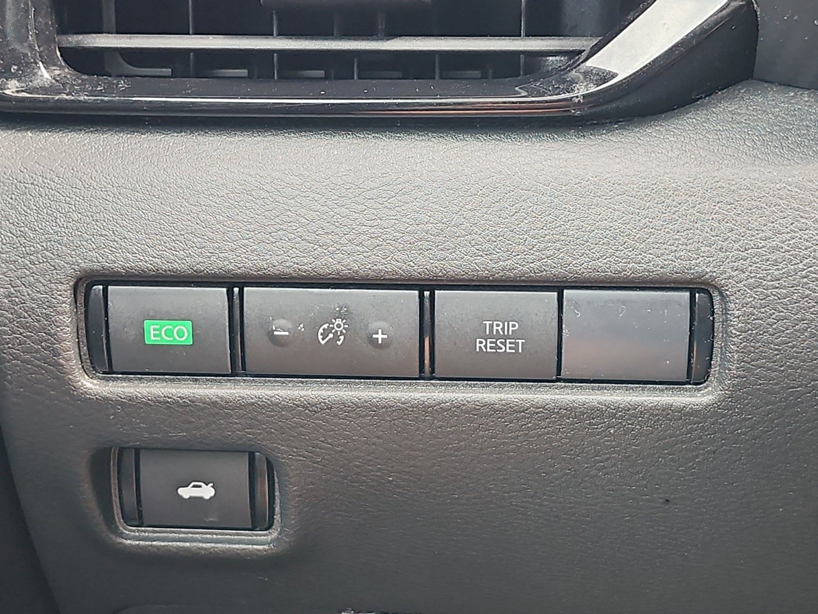 Used 2024 Nissan Sentra SV w/ Trunk Package FWD image 25