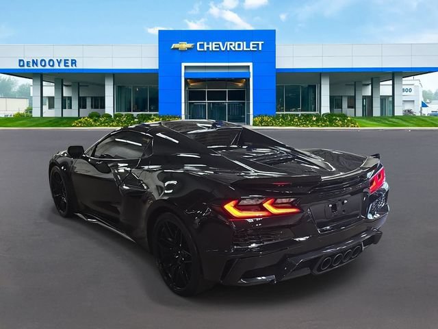 Used 2025 Chevrolet Corvette Z06 w/ Stealth Interior Trim Package RWD image 7