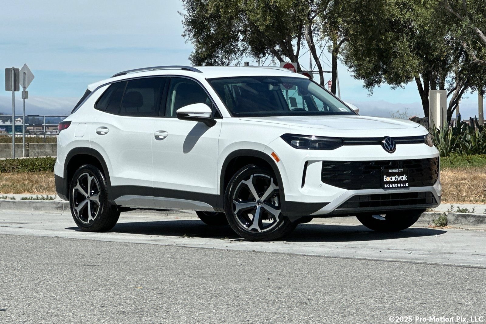 New 2026 Volkswagen Tiguan SE
