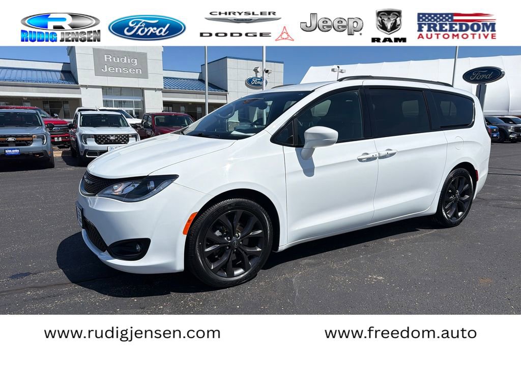Used 2019 Chrysler Pacifica Touring-L w/ S Appearance Package