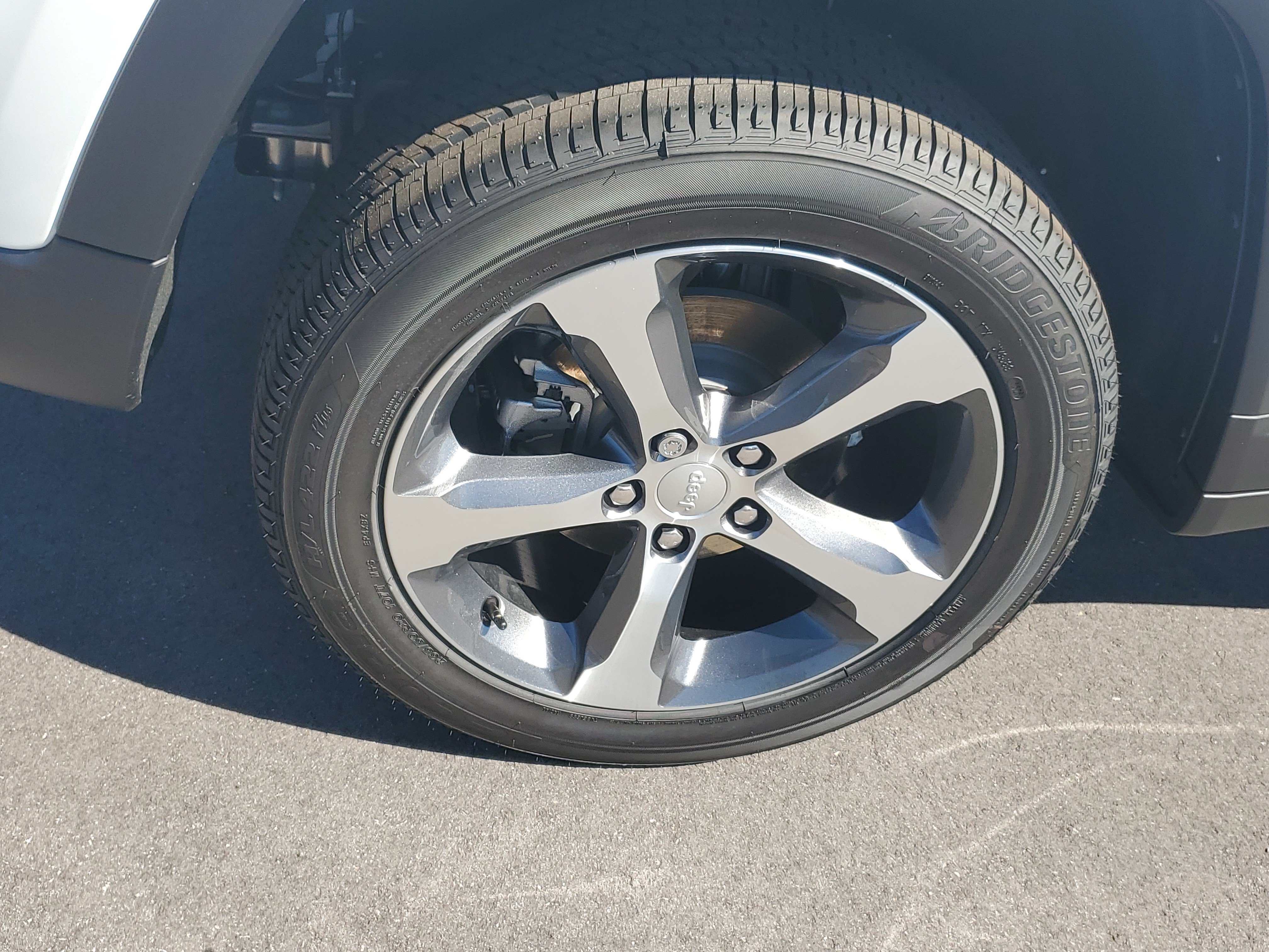 New 2026 Jeep Grand Cherokee Limited RWD image 6