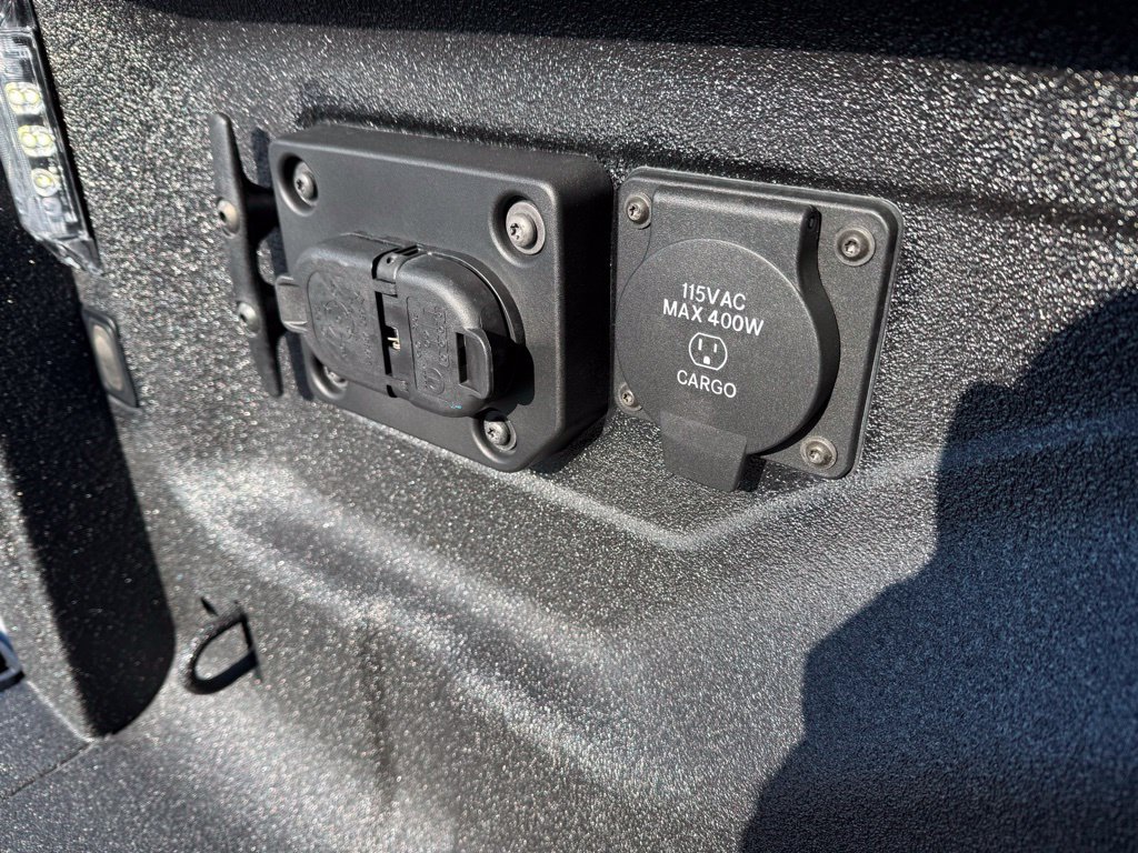 New 2026 RAM 3500 Laramie AWD/4WD image 37