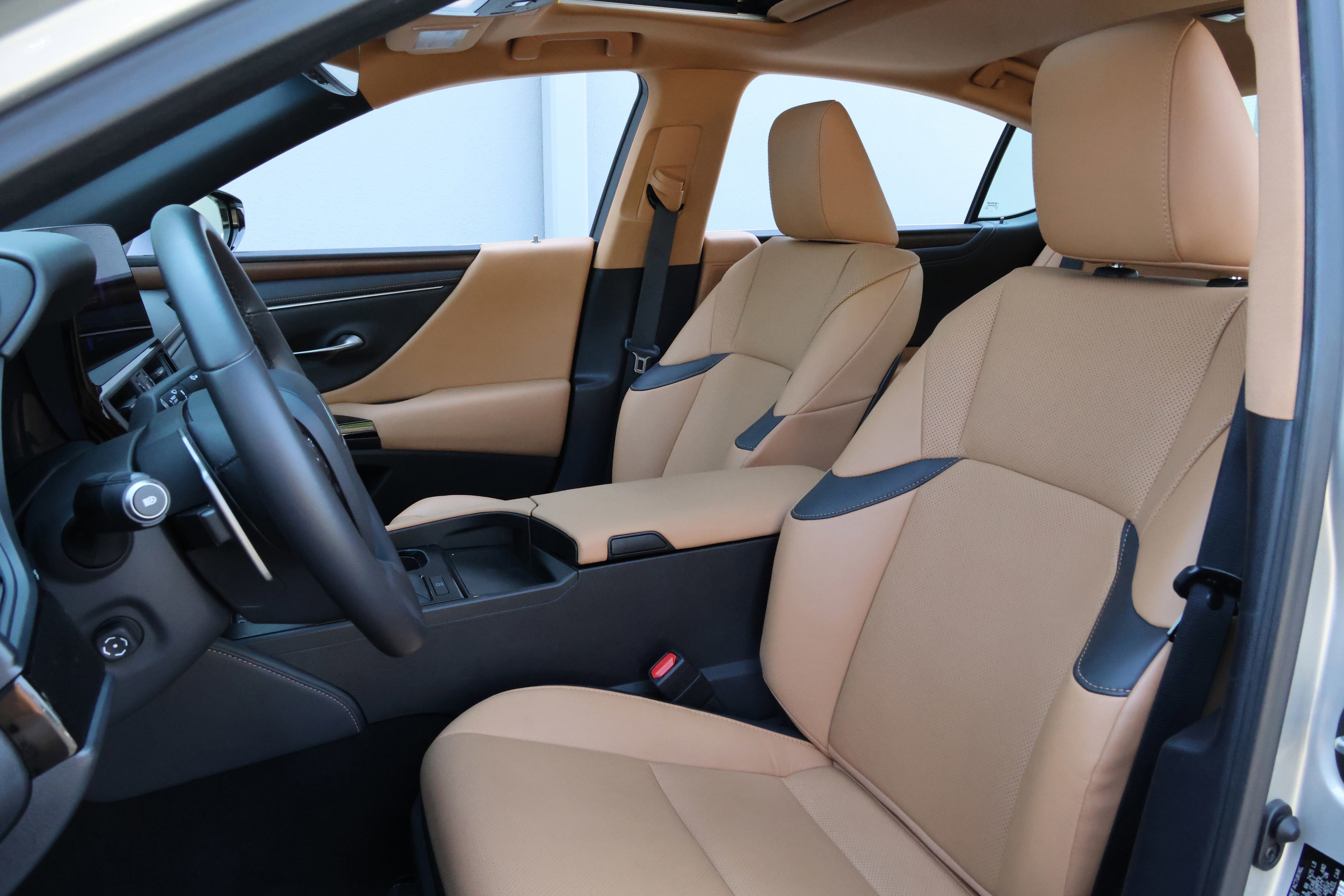 Certified 2025 Lexus ES 350 w/ Premium Package image 33