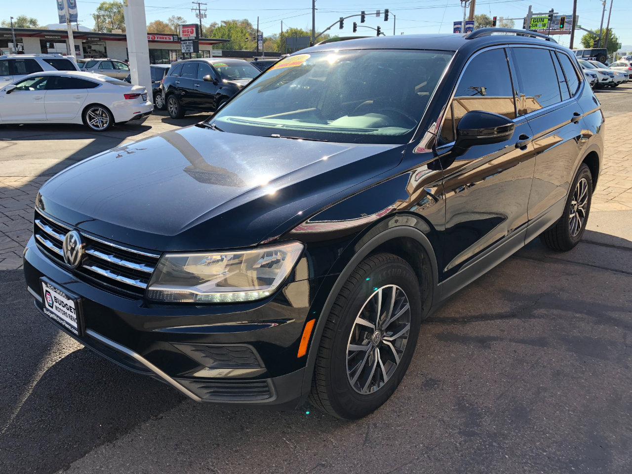 Used 2019 Volkswagen Tiguan SE w/ Panoramic Sunroof Package image 5