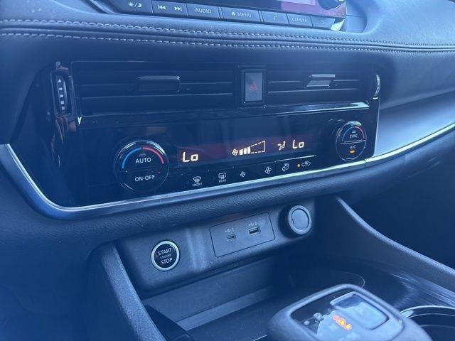 Used 2021 Nissan Rogue SV image 32