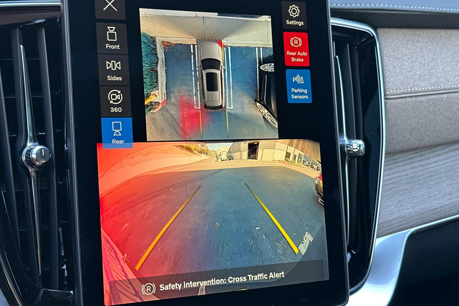 New 2026 Volvo XC90 B5 Plus image 18