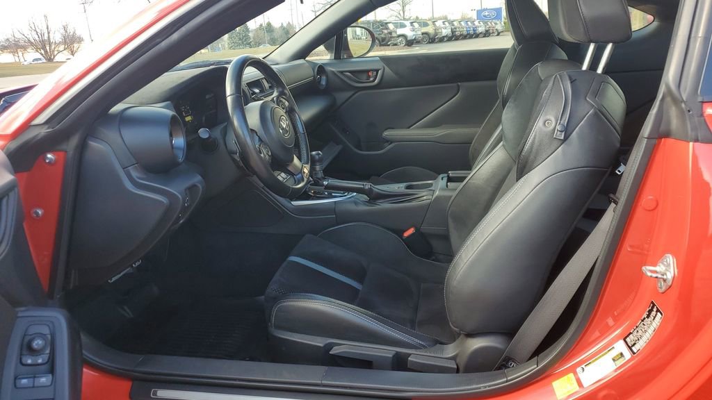 Used 2022 Toyota GR86 Premium w/ ALL Weather Mat Package (TMS) image 7
