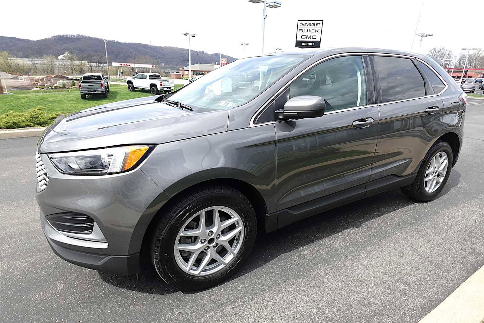 Used 2024 Ford Edge SEL AWD/4WD image 6