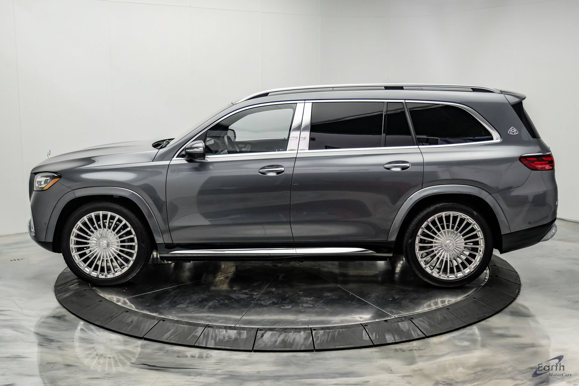 Used 2024 Mercedes-Benz Maybach GLS 600 4MATIC image 9
