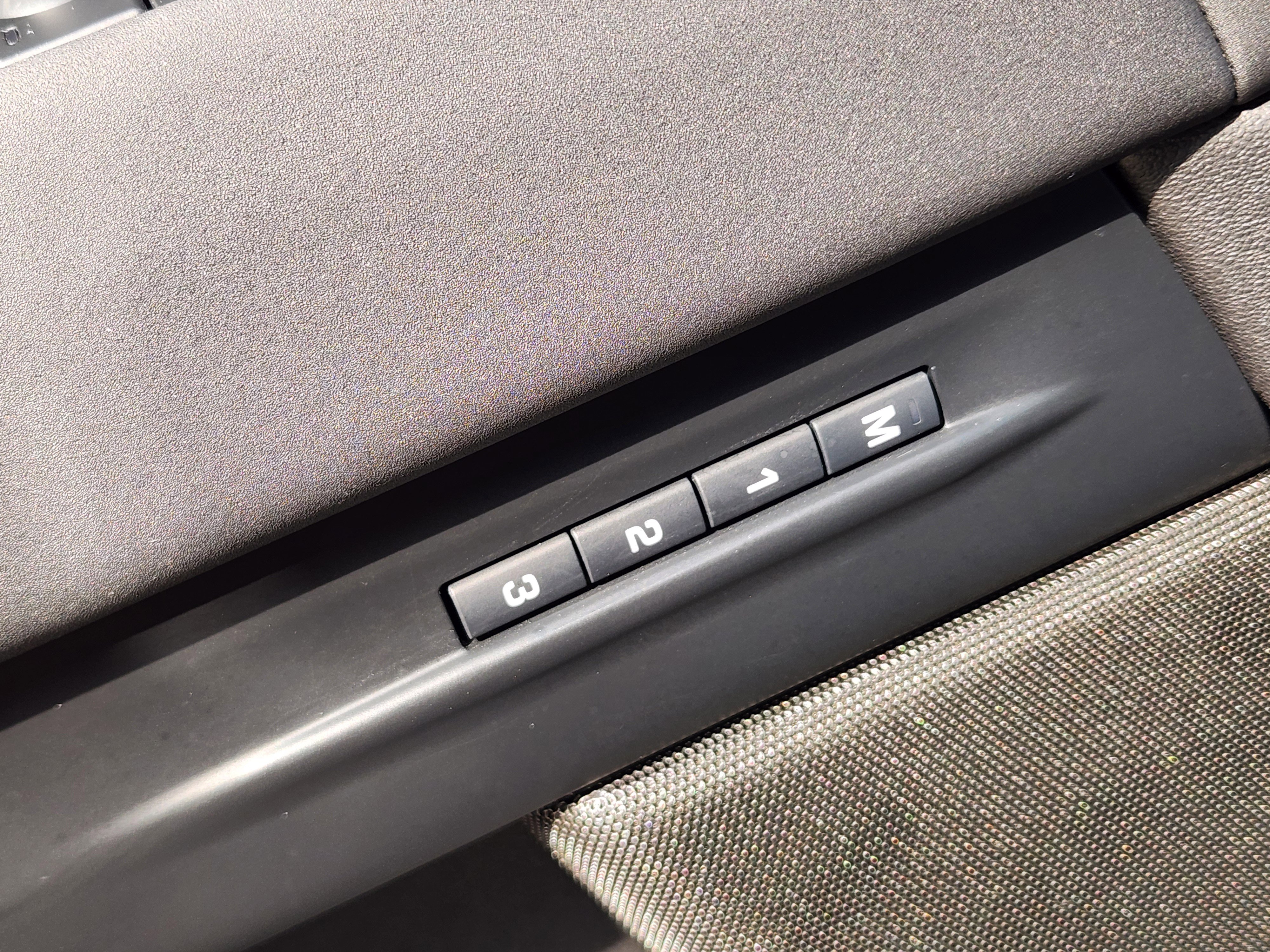 Used 2025 Land Rover Range Rover Evoque Dynamic SE image 24