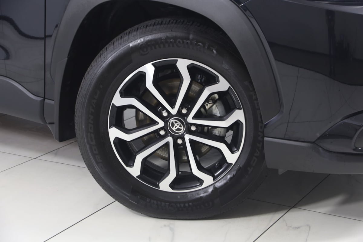 Used 2025 Toyota Corolla Cross AWD Hybrid image 13