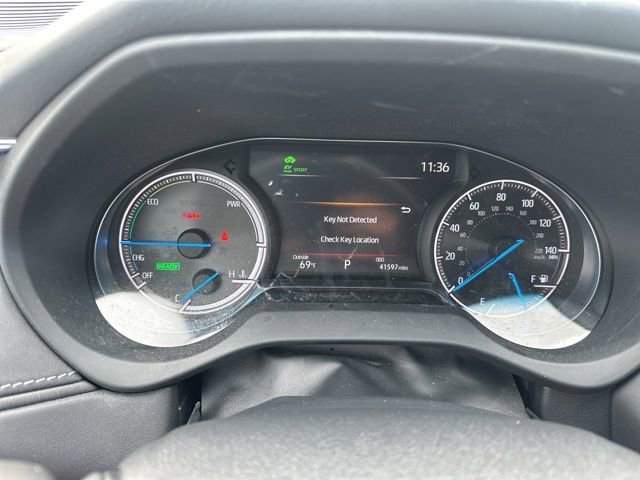 Used 2024 Toyota Venza LE AWD/4WD image 14