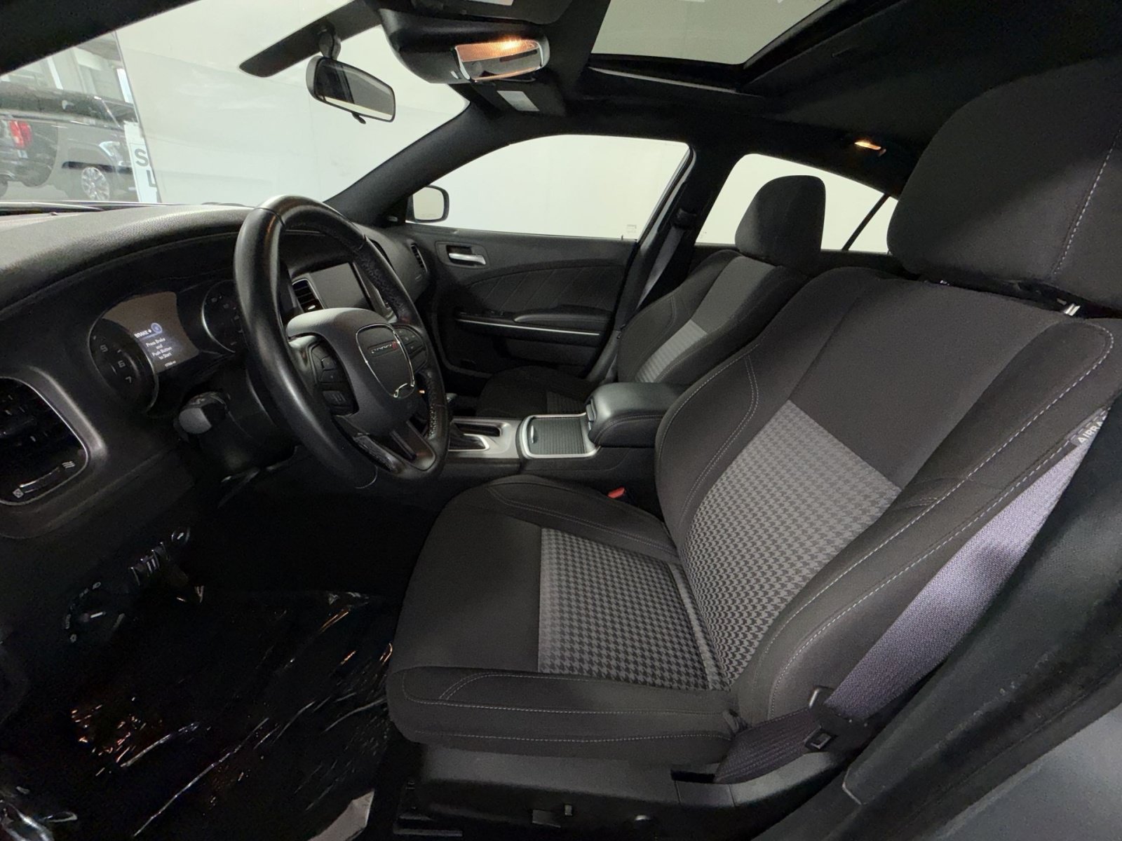 Used 2023 Dodge Charger SXT w/ Cold Weather Package RWD image 13