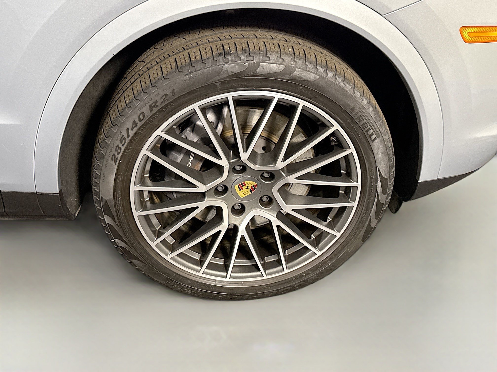 Used 2023 Porsche Cayenne Platinum Edition AWD/4WD image 31