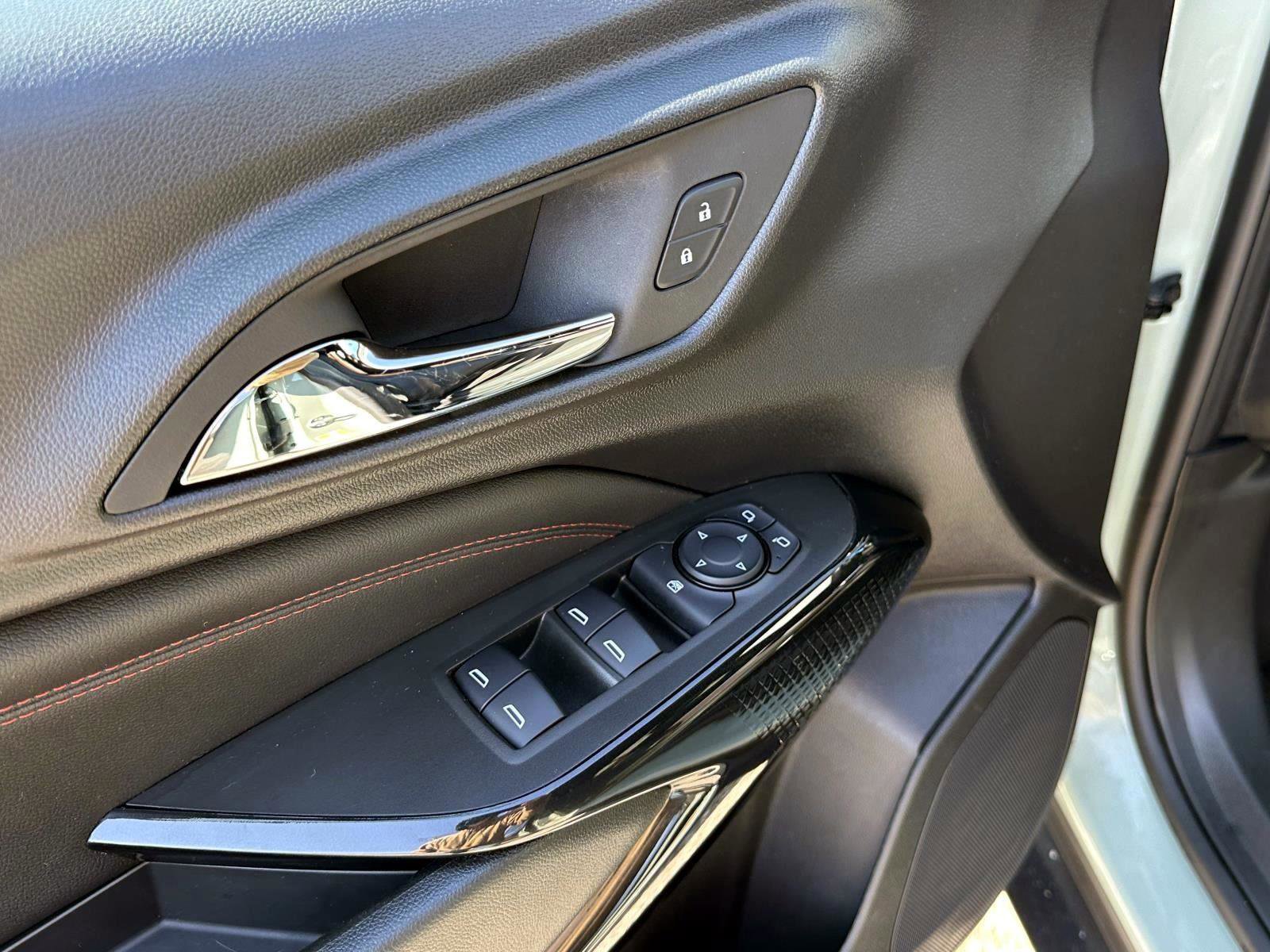 Certified 2024 Chevrolet Trax RS w/ Driver Confidence Package image 15