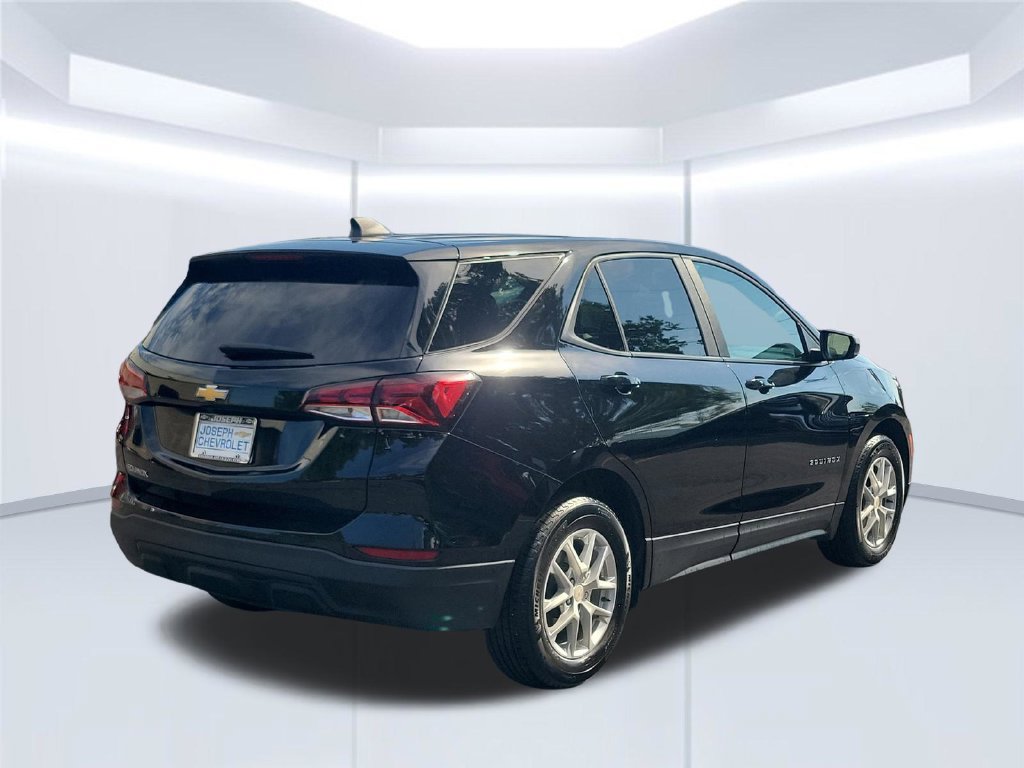 Used 2024 Chevrolet Equinox LS w/ LS Convenience Package FWD image 5