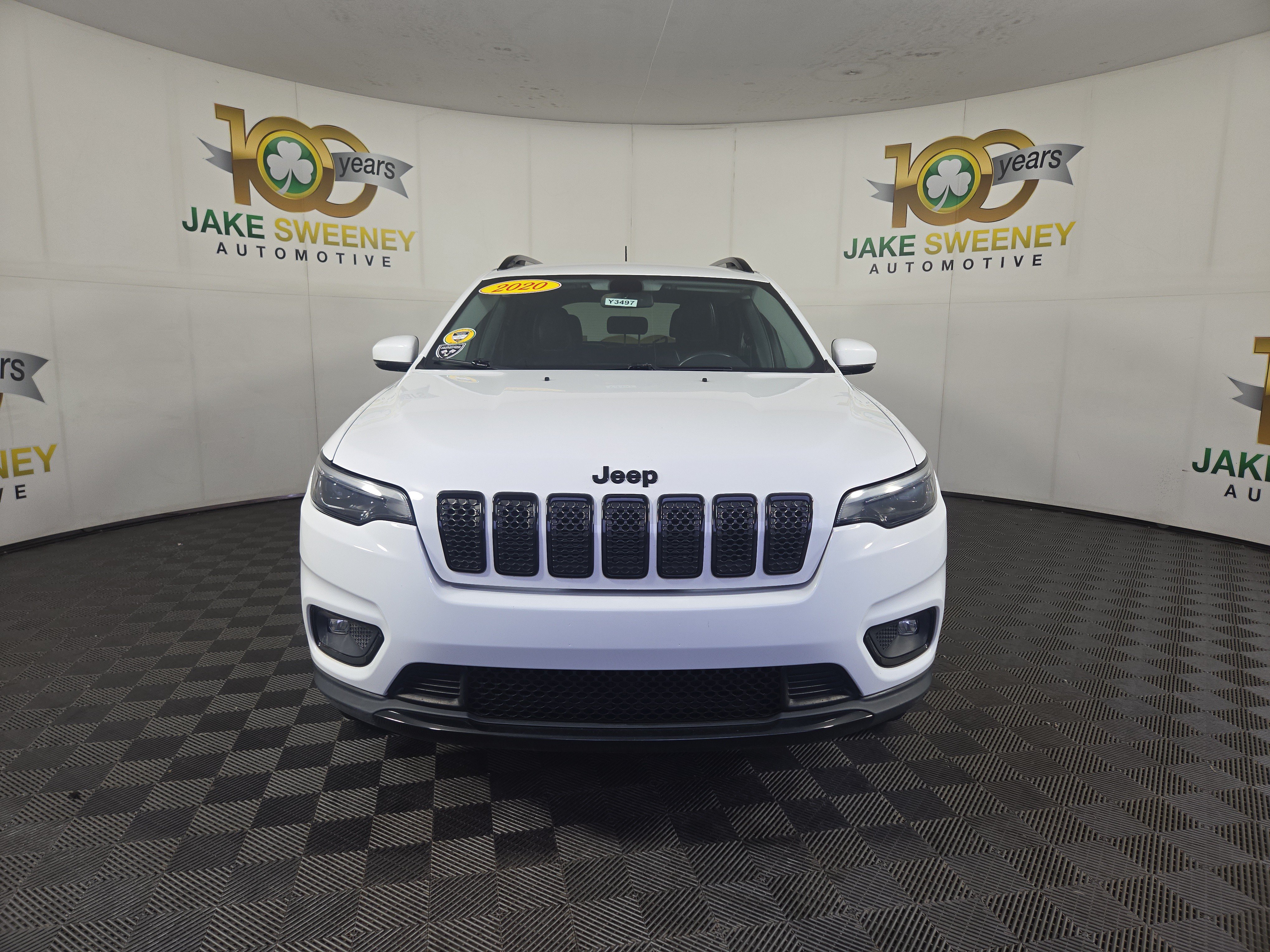 Used 2020 Jeep Cherokee Latitude Plus AWD/4WD image 3