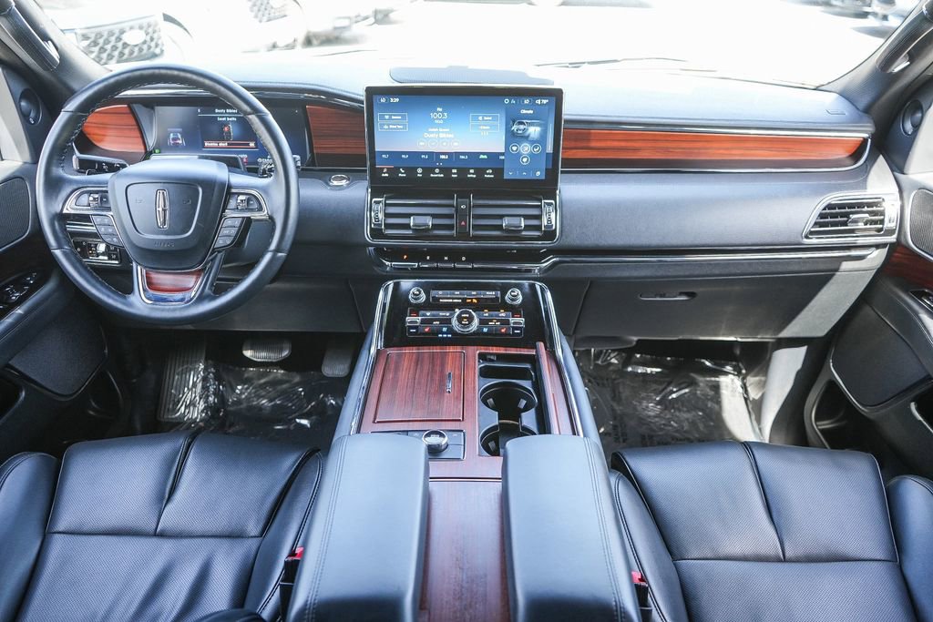 Used 2024 Lincoln Navigator Premiere AWD/4WD image 14