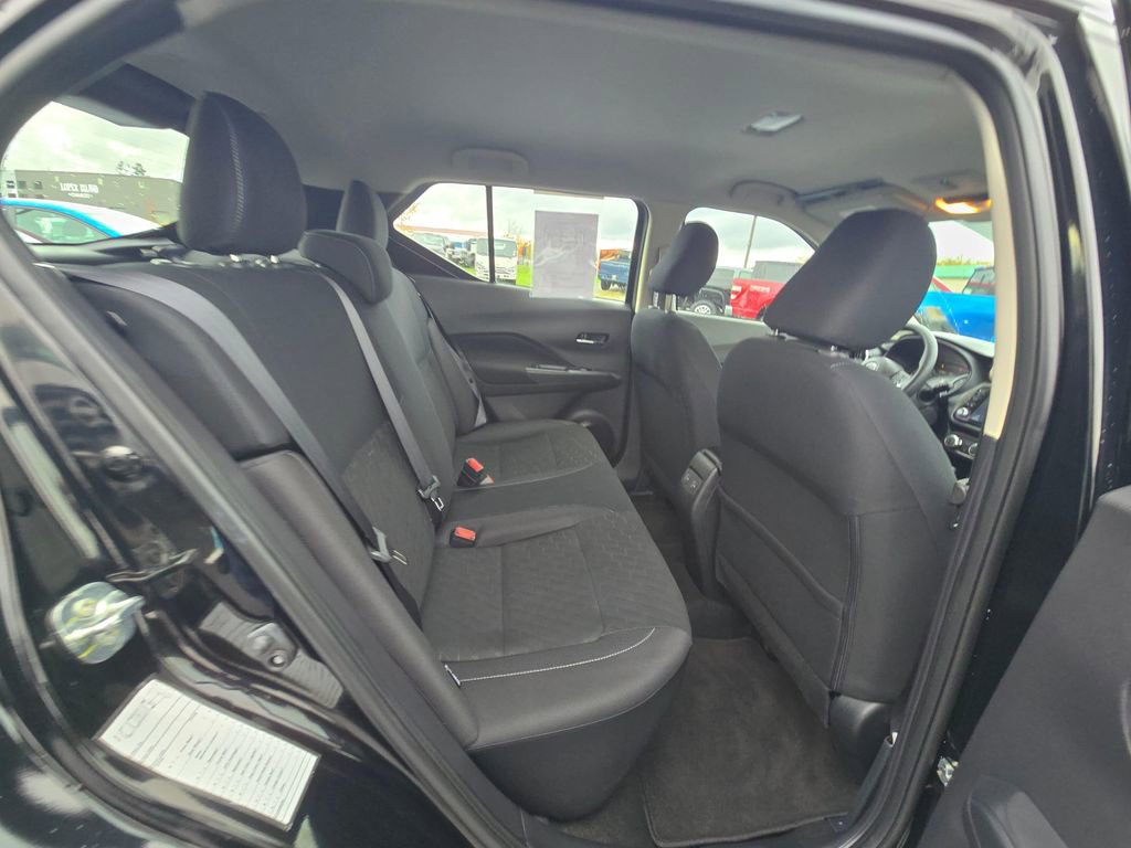 Used 2024 Nissan Kicks SV image 14