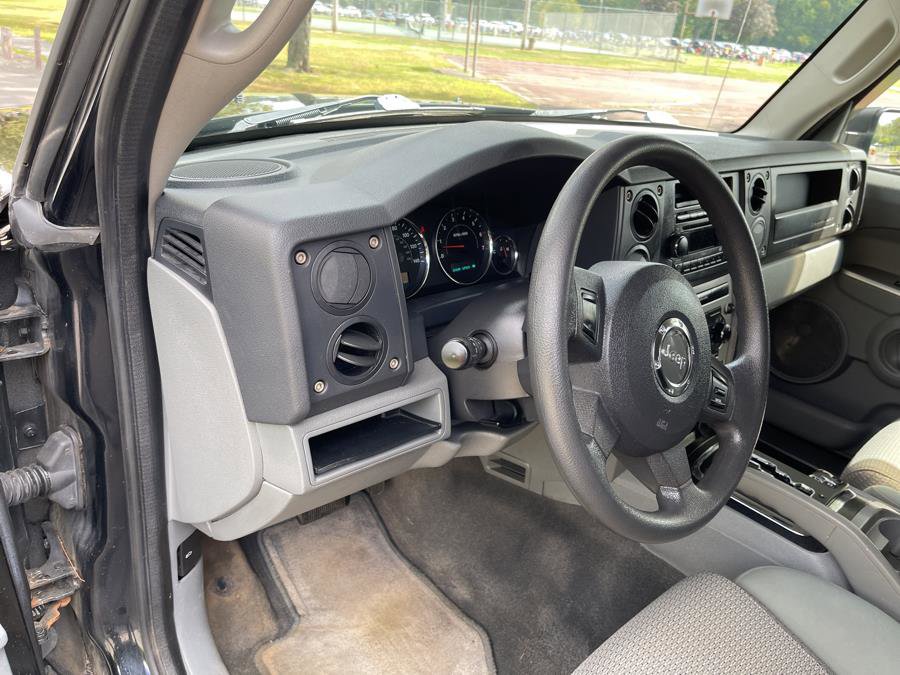Used 2007 Jeep Commander Sport image 24