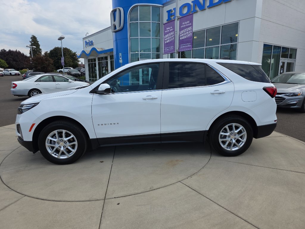 Used 2024 Chevrolet Equinox LT image 3