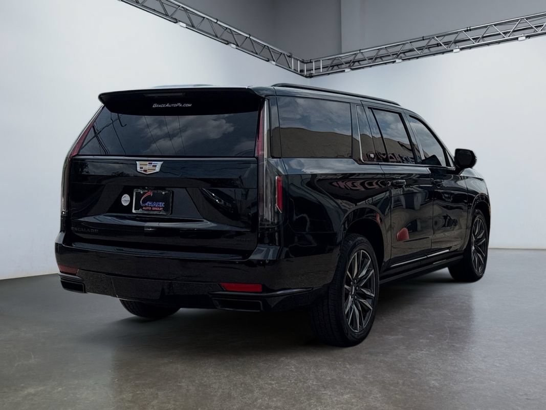 Used 2023 Cadillac Escalade ESV Sport w/ Touring Package AWD/4WD image 5