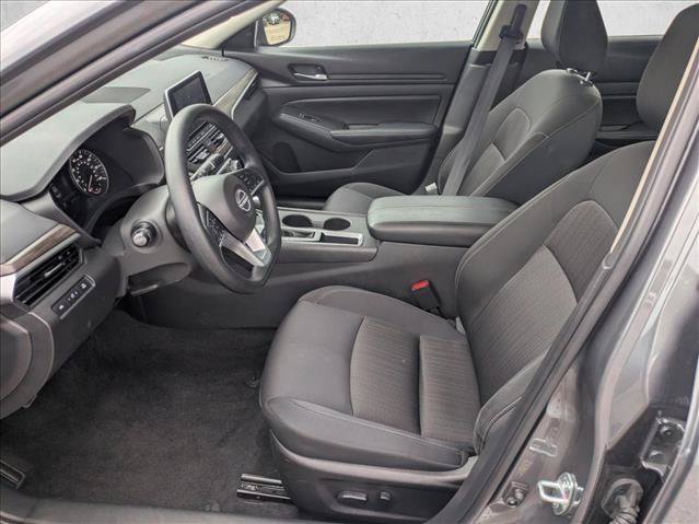 Used 2025 Nissan Altima 2.5 SV FWD image 14