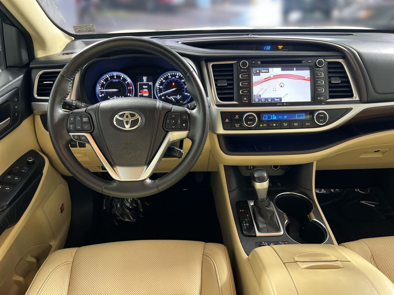 Used 2014 Toyota Highlander Limited AWD/4WD image 24