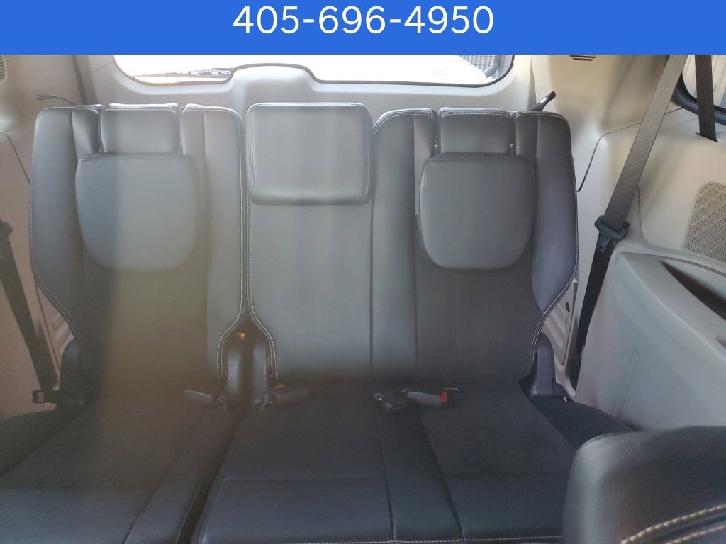 Used 2019 Dodge Grand Caravan SXT image 17