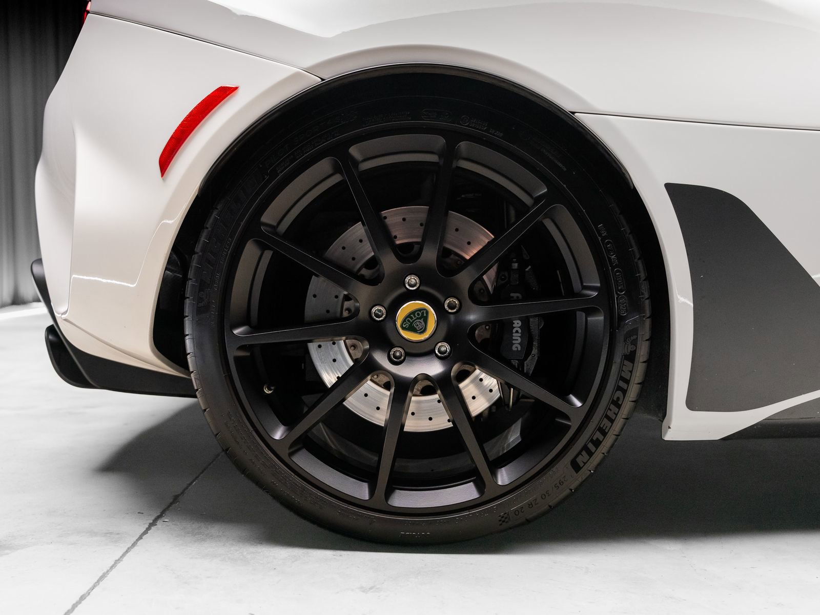 Used 2021 Lotus Evora RWD image 32