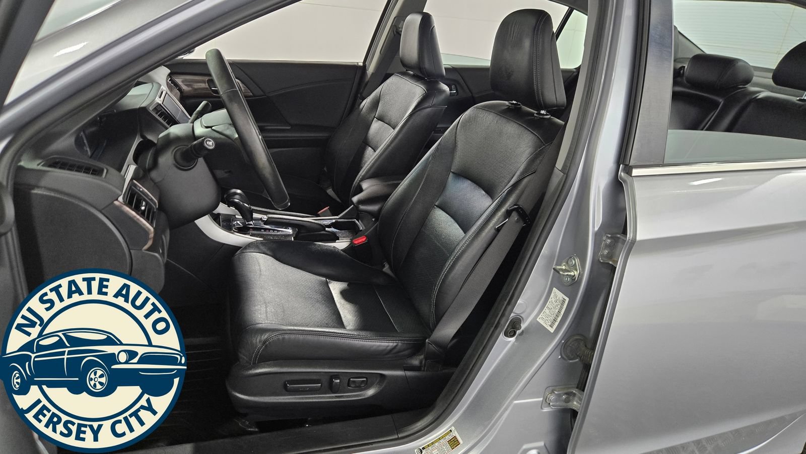 Used 2017 Honda Accord EX-L image 28