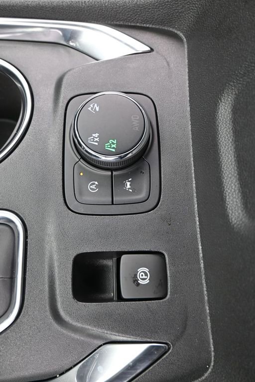 Used 2023 Chevrolet Traverse LT image 22