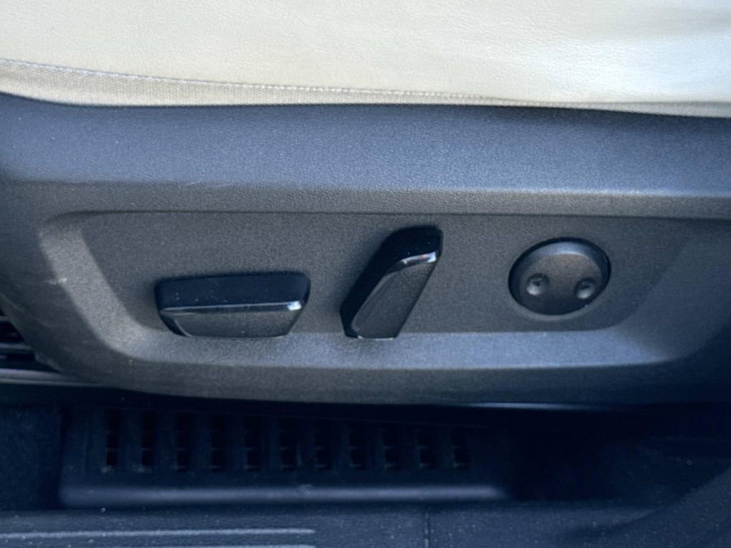 Certified 2022 Nissan Rogue SV w/ SV Premium Package image 22