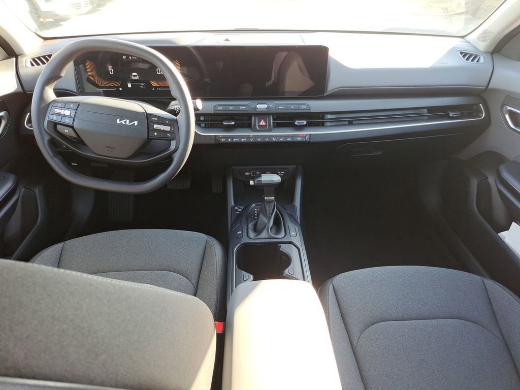 Used 2025 Kia K4 LXS image 15
