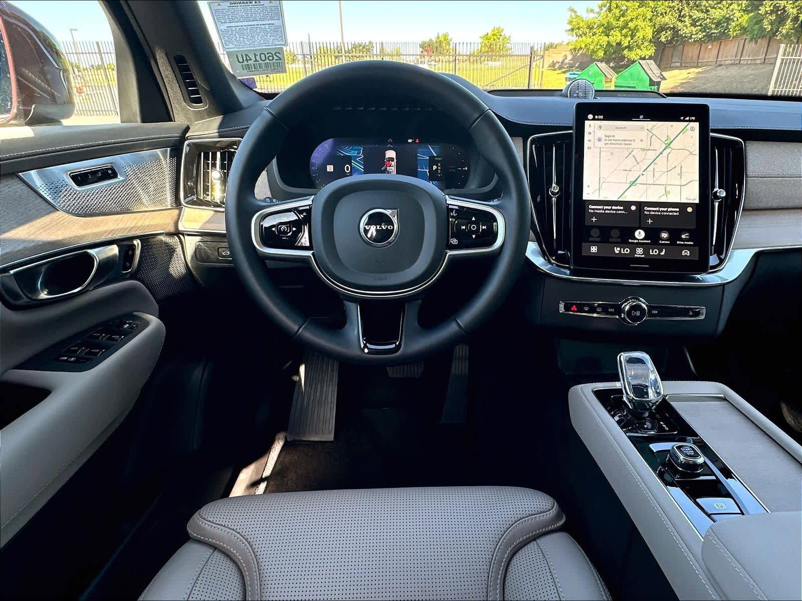 Used 2025 Volvo XC90 T8 Ultra AWD/4WD image 8