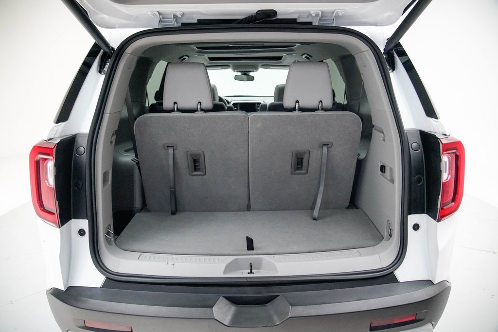 Used 2023 GMC Acadia SLT w/ Preferred Package image 12