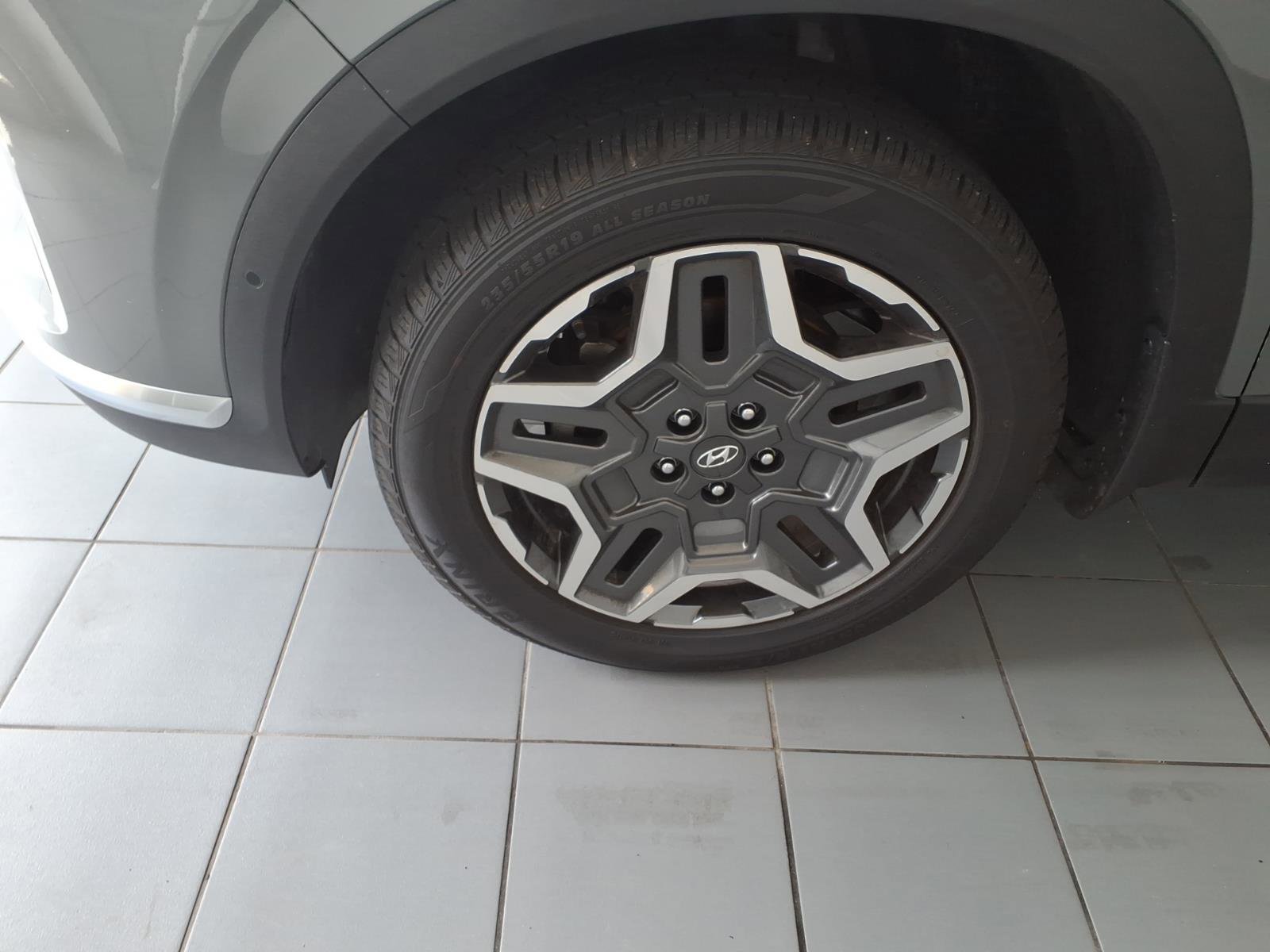 Used 2021 Hyundai Santa Fe Limited AWD/4WD image 9